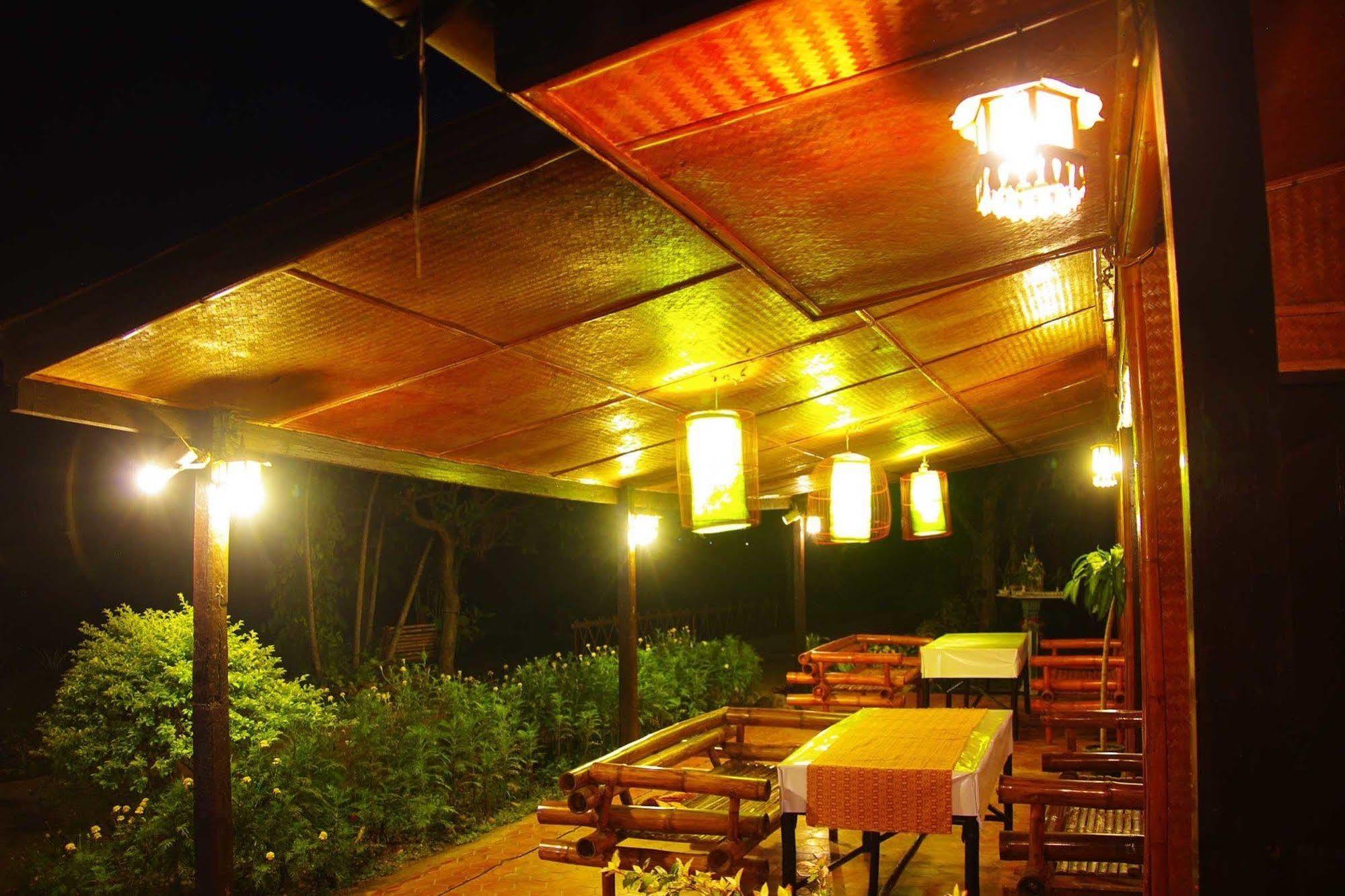 Areeya Phuree Resort Thaton Mae Ai Zewnętrze zdjęcie